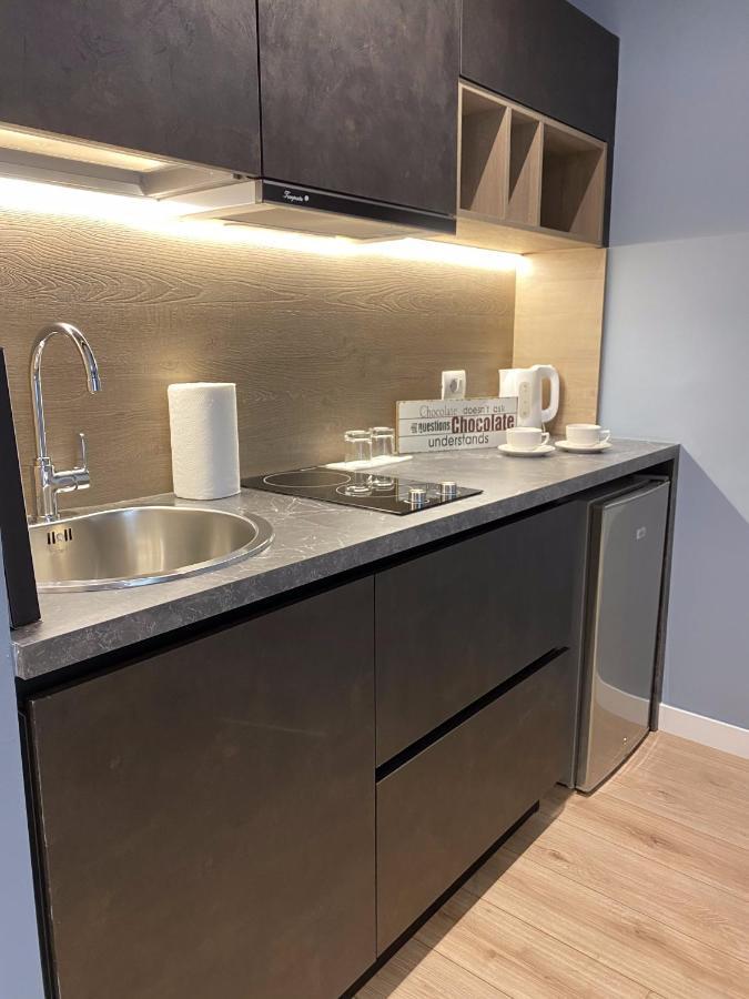 Living Studio Apartments Тирана Экстерьер фото