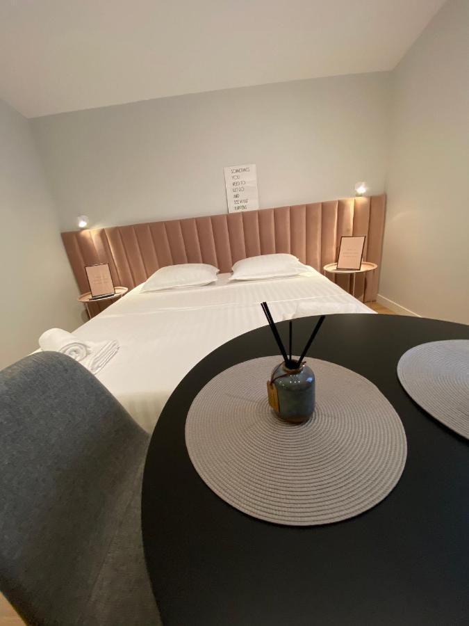 Living Studio Apartments Тирана Экстерьер фото