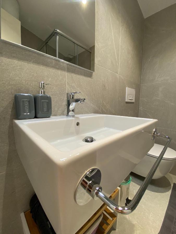 Living Studio Apartments Тирана Экстерьер фото
