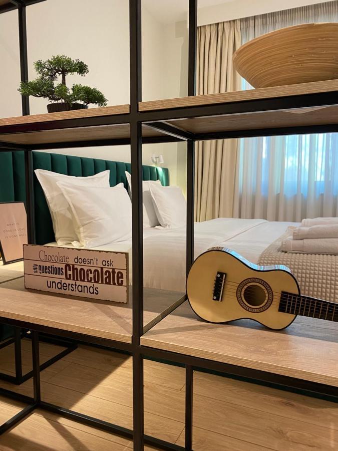 Living Studio Apartments Тирана Экстерьер фото